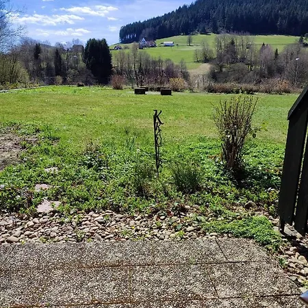 Erholsame 2 Zimmer Fewo Mit King-size-bett, Pool Und Stellplatz Apartment
