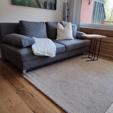Erholsame 2 Zimmer Fewo Mit King-size-bett, Pool Und Stellplatz Apartment